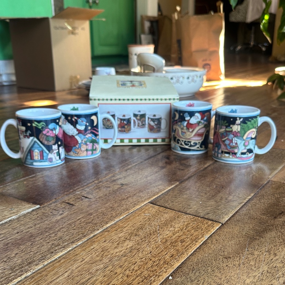 Holiday Ceramic Mugs Set - Susan Wingett vintage 1993 with original Box